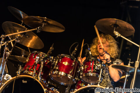 70K2017_Axxis_Show1_15