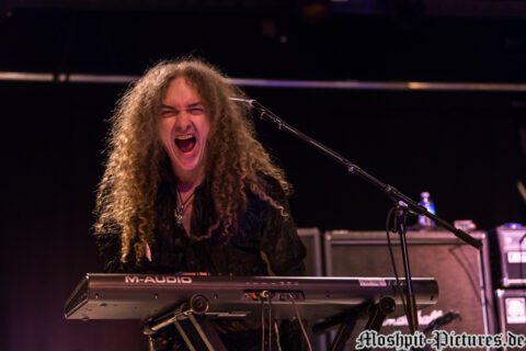 70K2017_Axxis_Show1_18