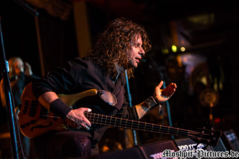 70K2017_Axxis_Show1_21