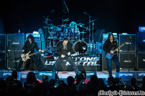 70K2017_Axxis_Show1_22