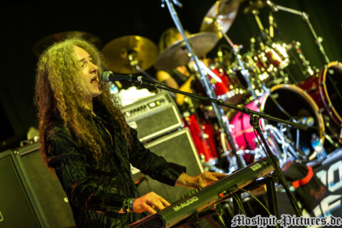 70K2017_Axxis_Show1_26