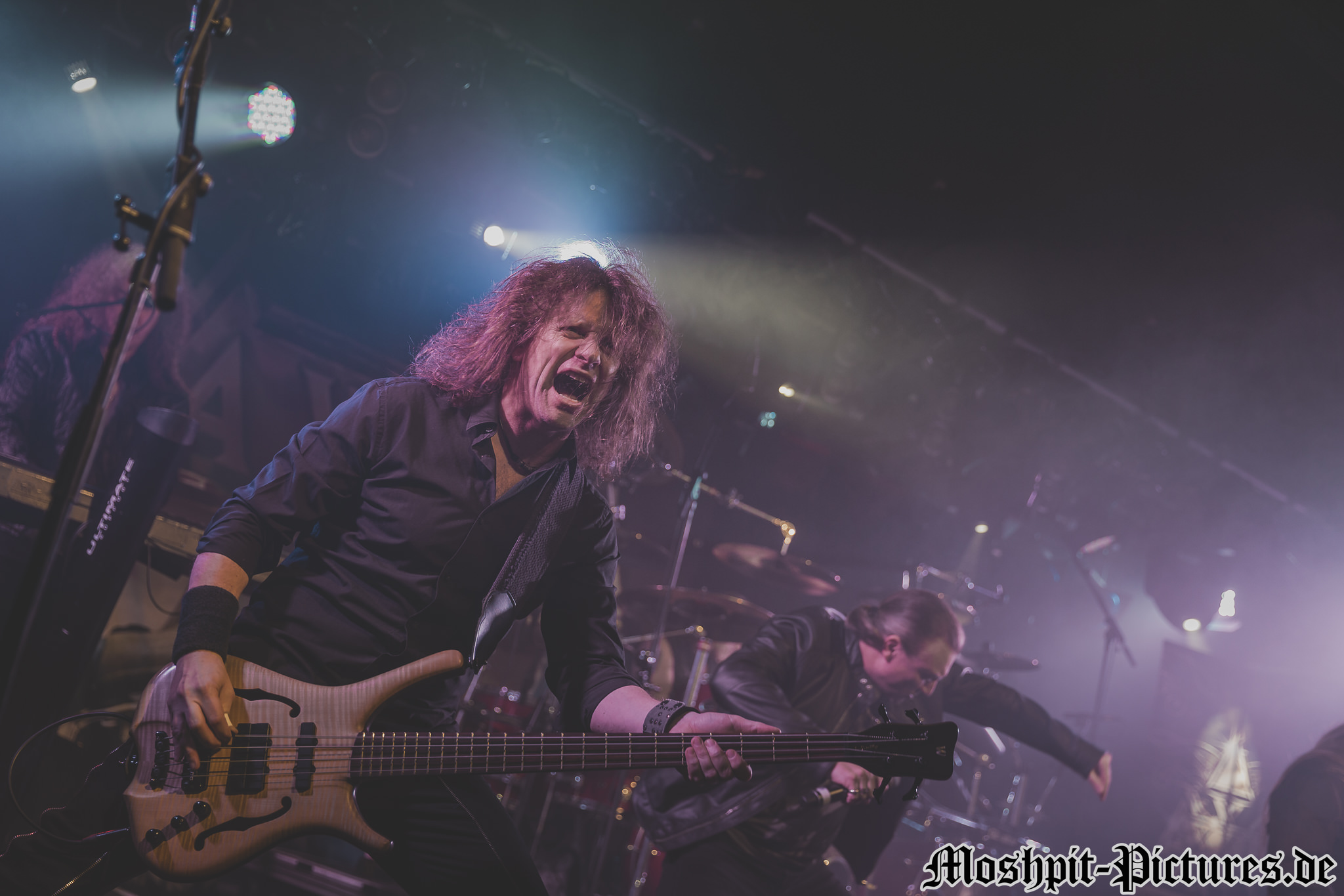 Axxis-Colos-Saal-150317-010