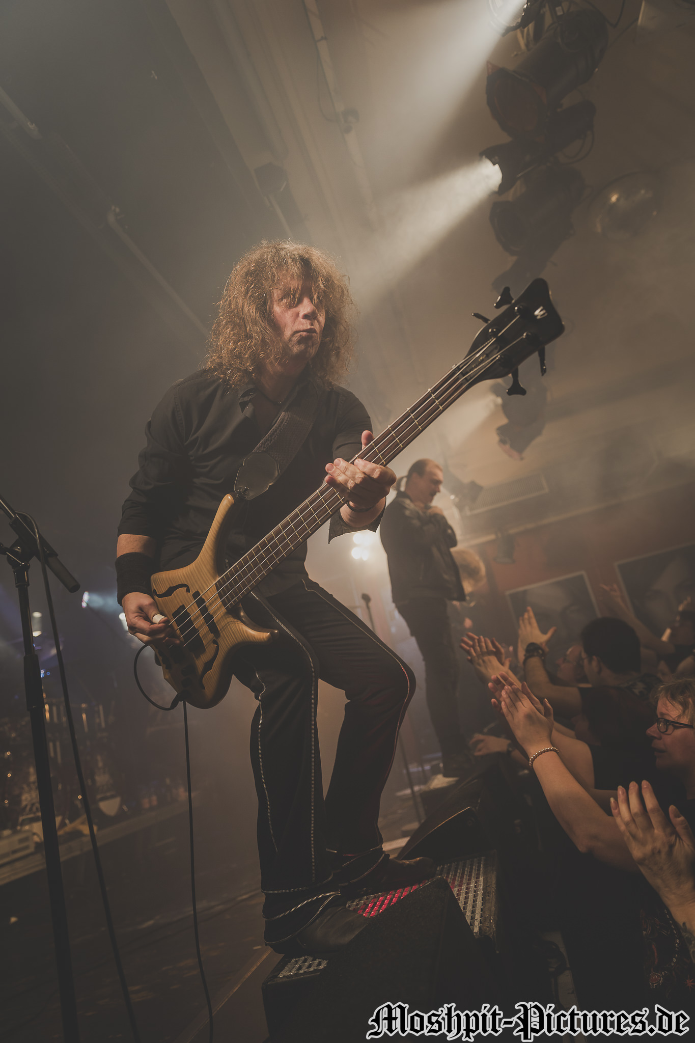 Axxis-Colos-Saal-150317-075