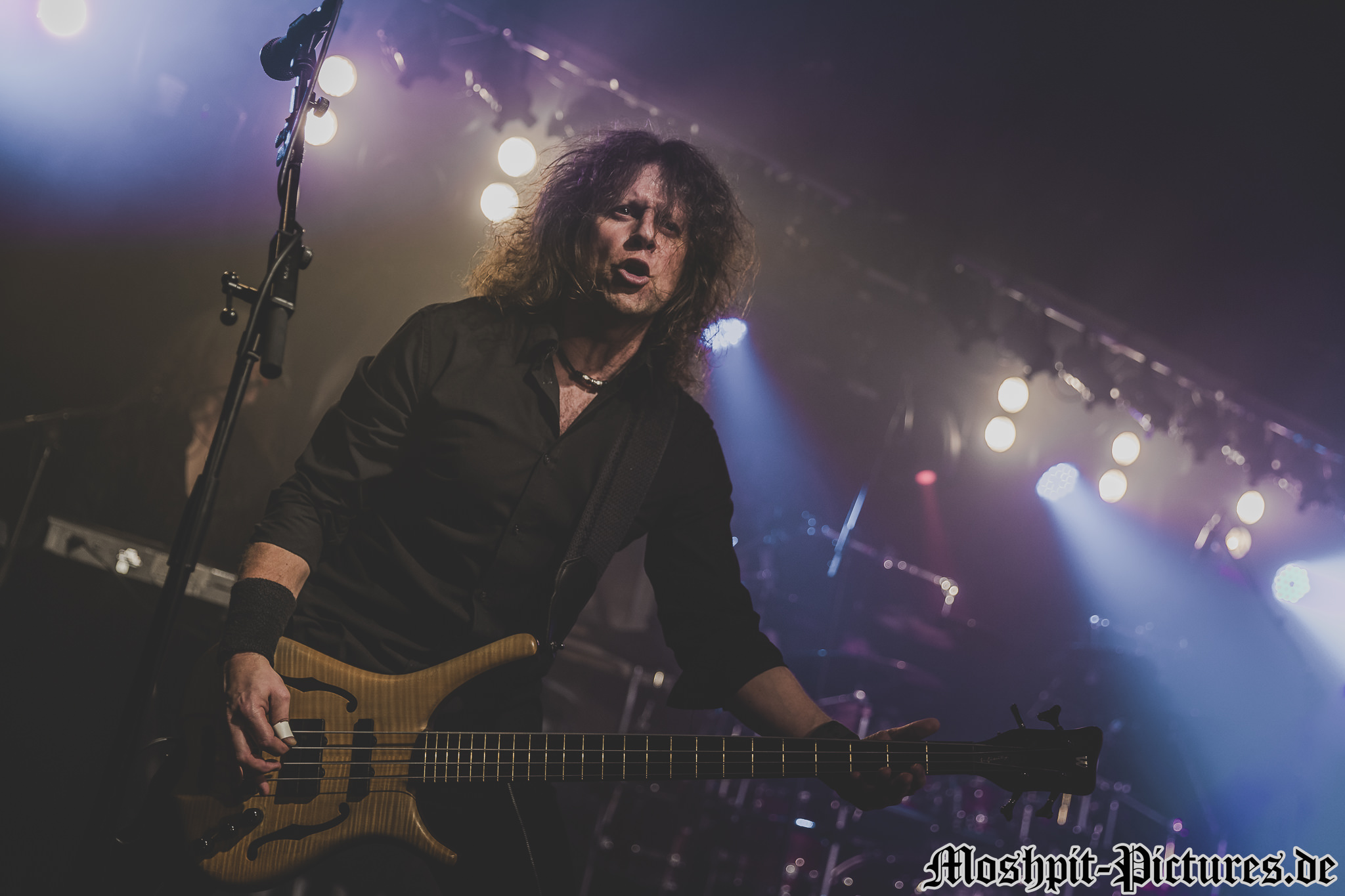 Axxis-Colos-Saal-150317-109