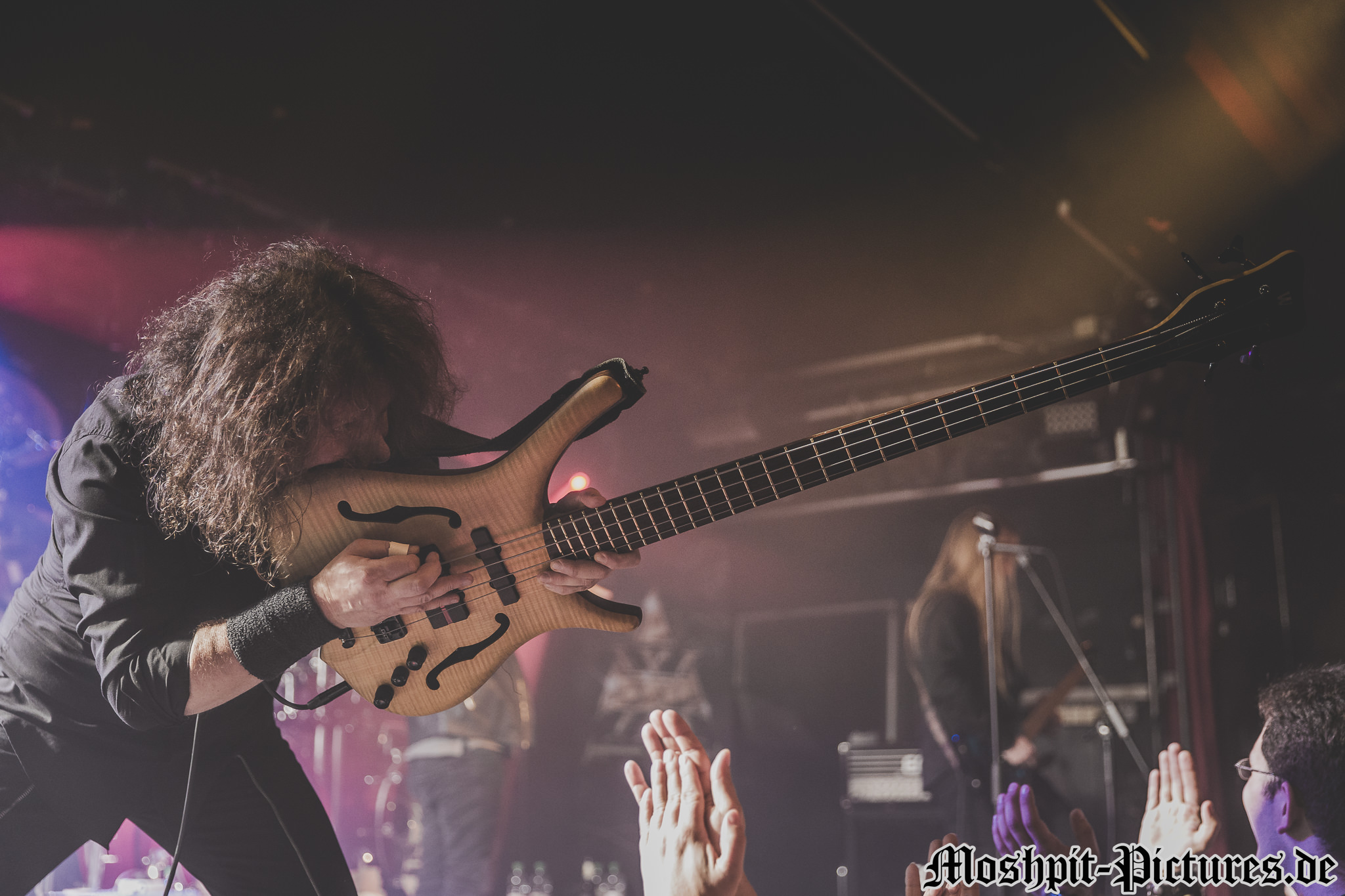 Axxis-Colos-Saal-150317-156