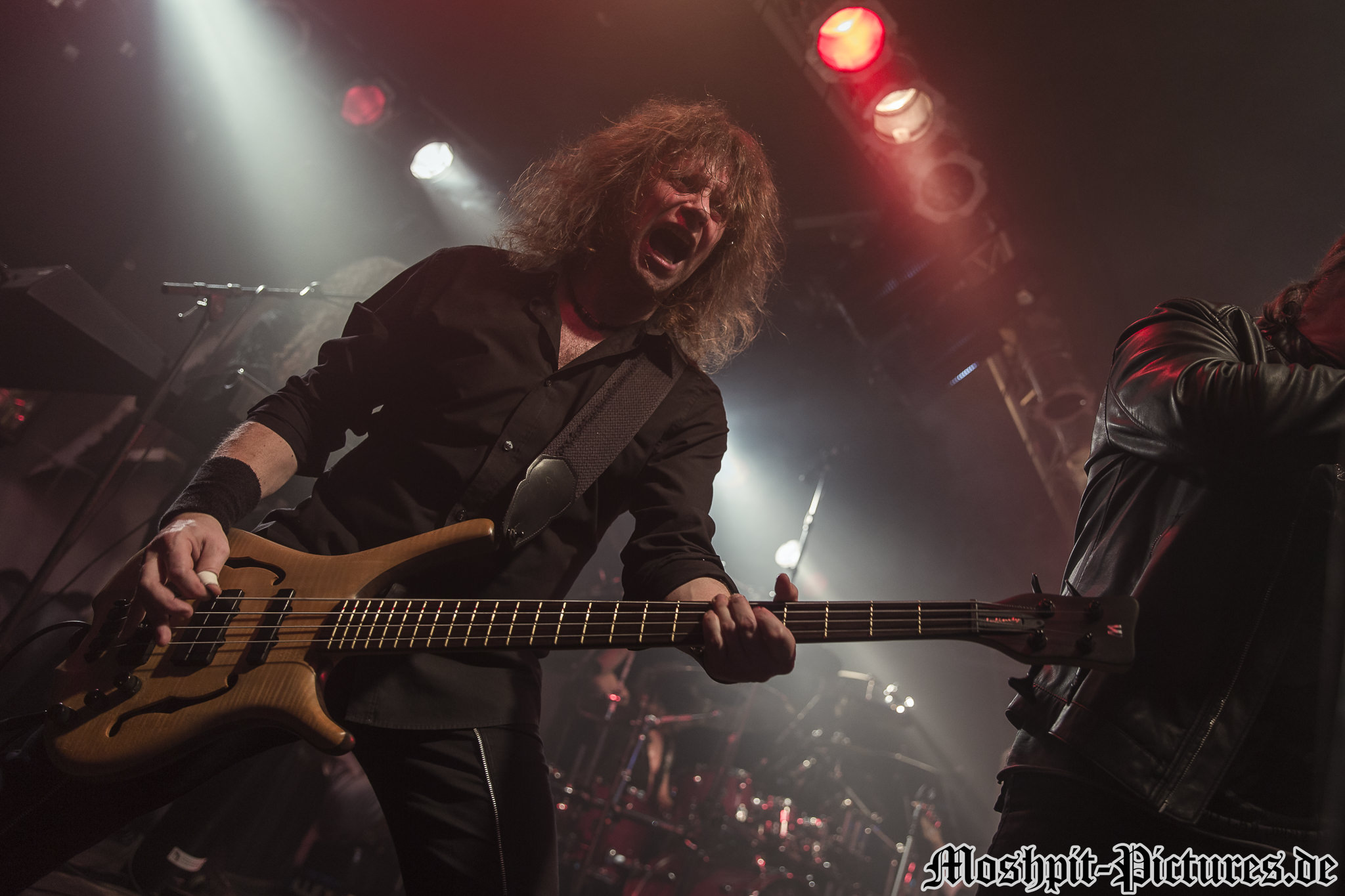 Axxis-Fabrik-190317-224
