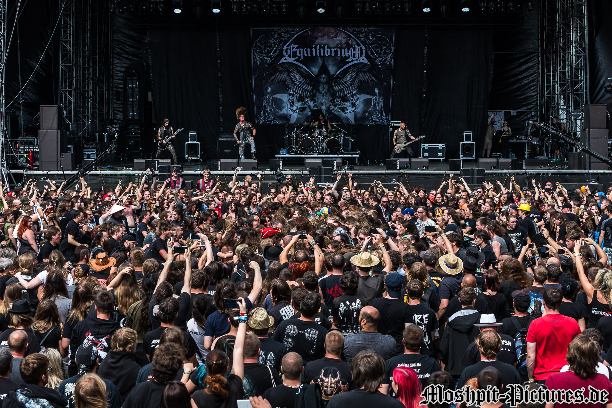 masters-of-rock-2017-Equilibrium-246
