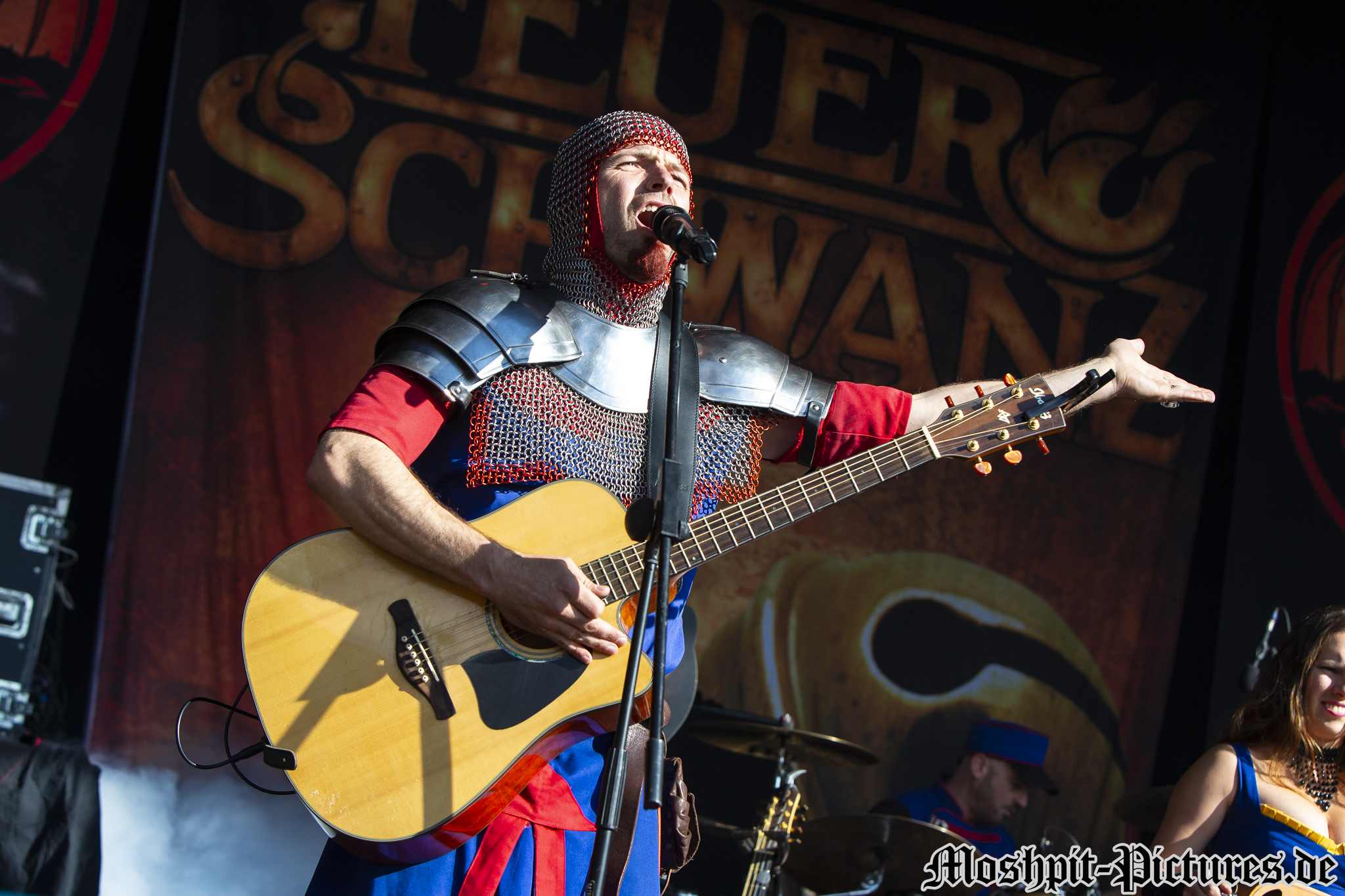 feuertanz-festival-2015-Feuerschwanz-350