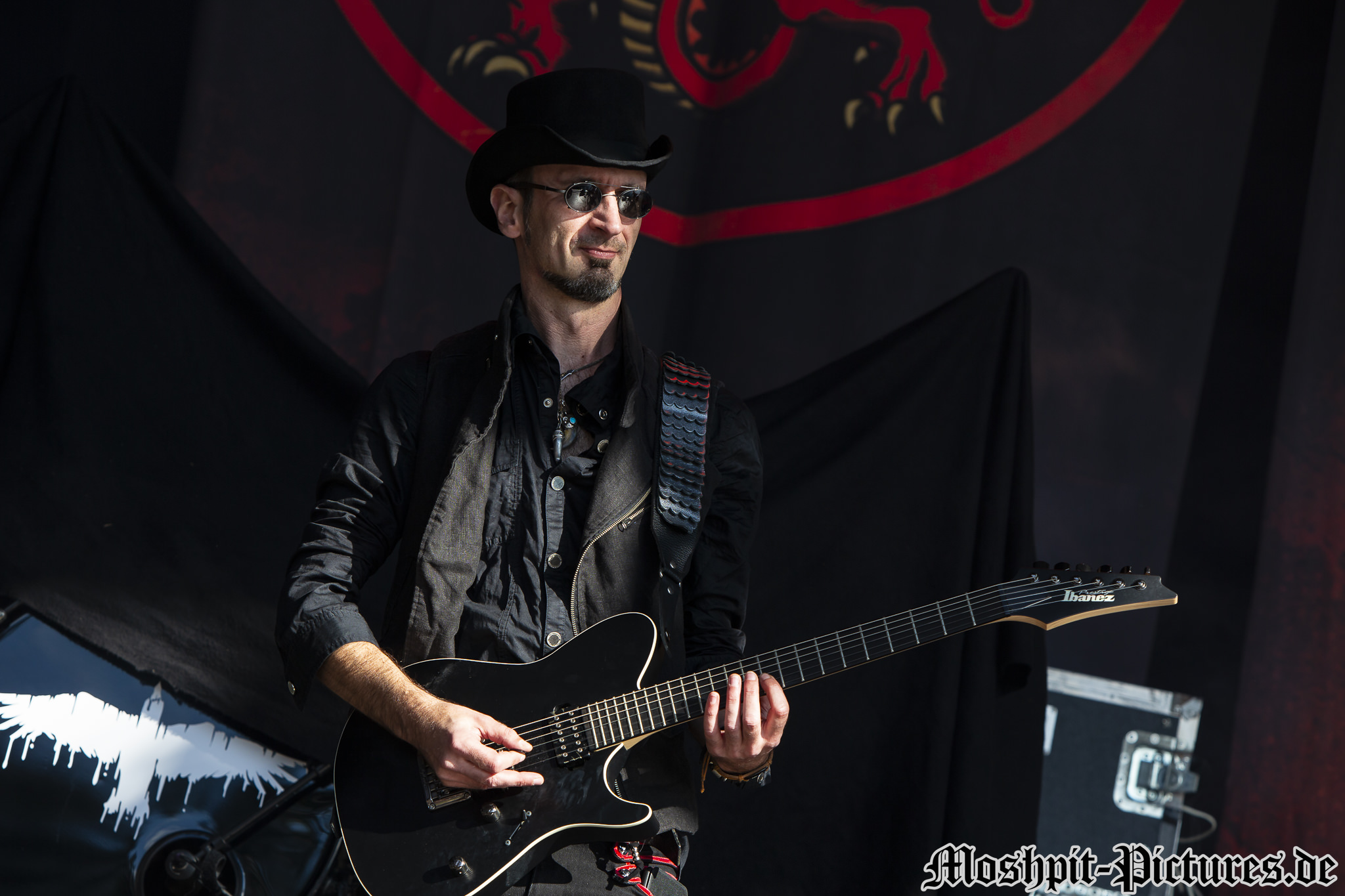 feuertanz-festival-2015-Feuerschwanz-351