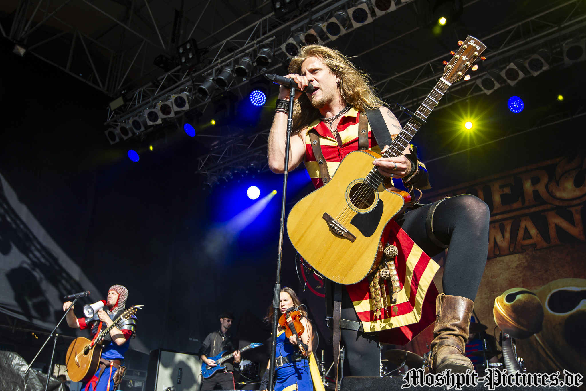 feuertanz-festival-2015-Feuerschwanz-359