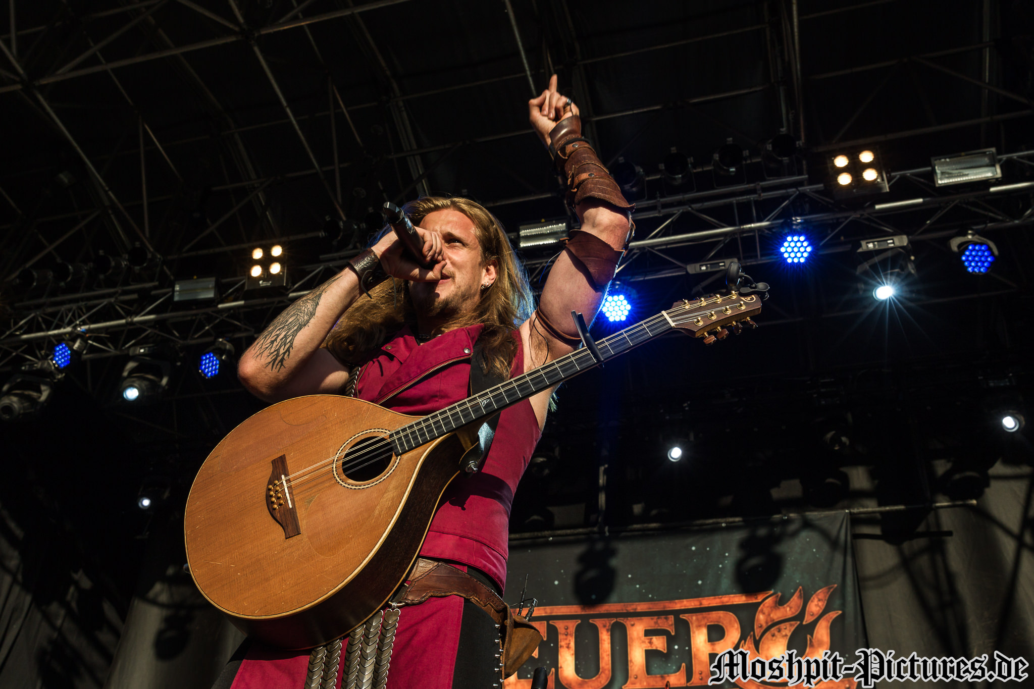 feuertanz-festival-2017-Feuerschwanz-027