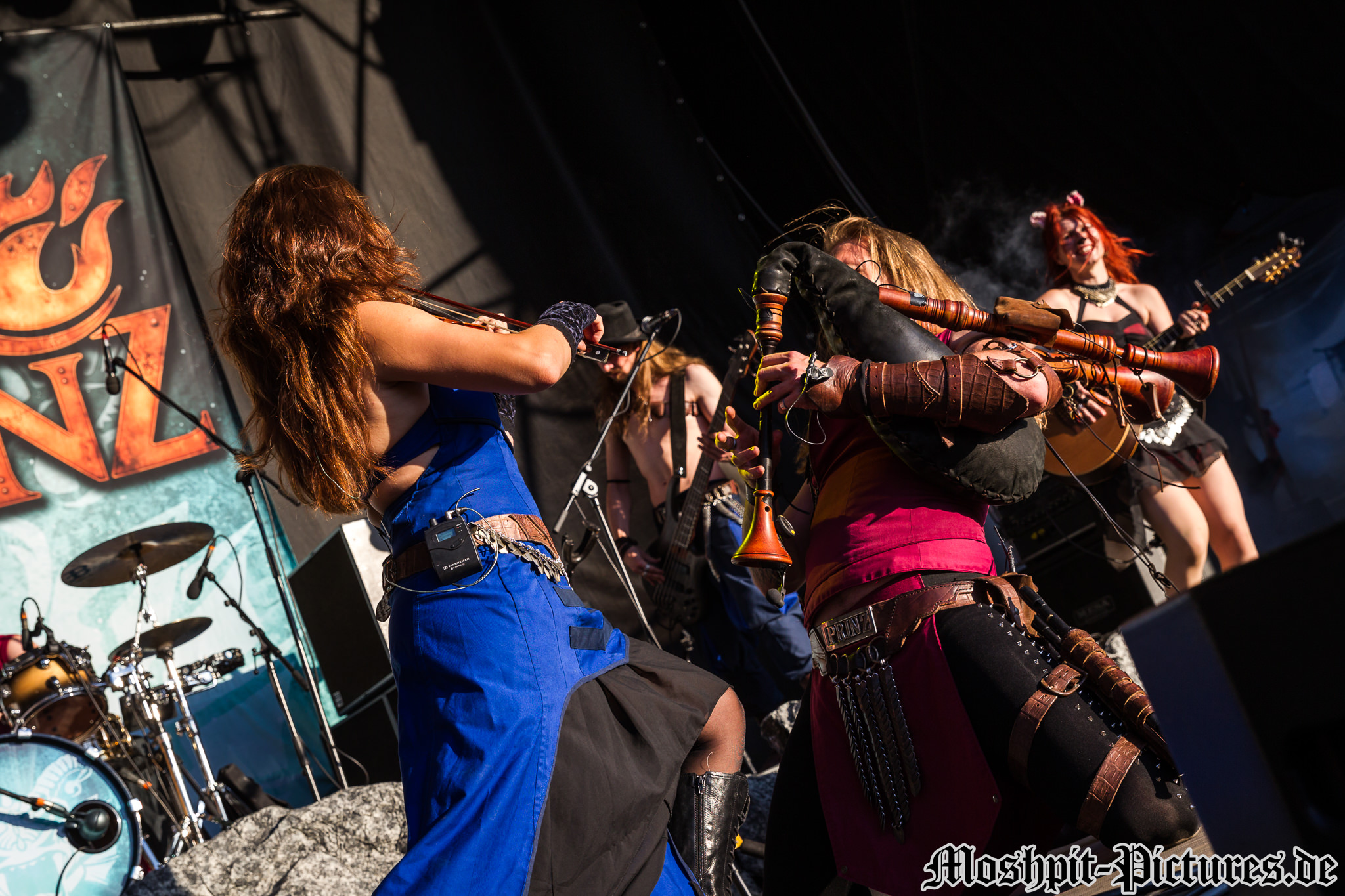 feuertanz-festival-2017-Feuerschwanz-042