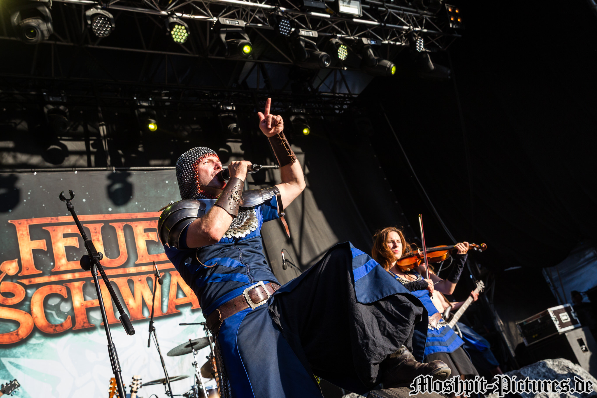 feuertanz-festival-2017-Feuerschwanz-056