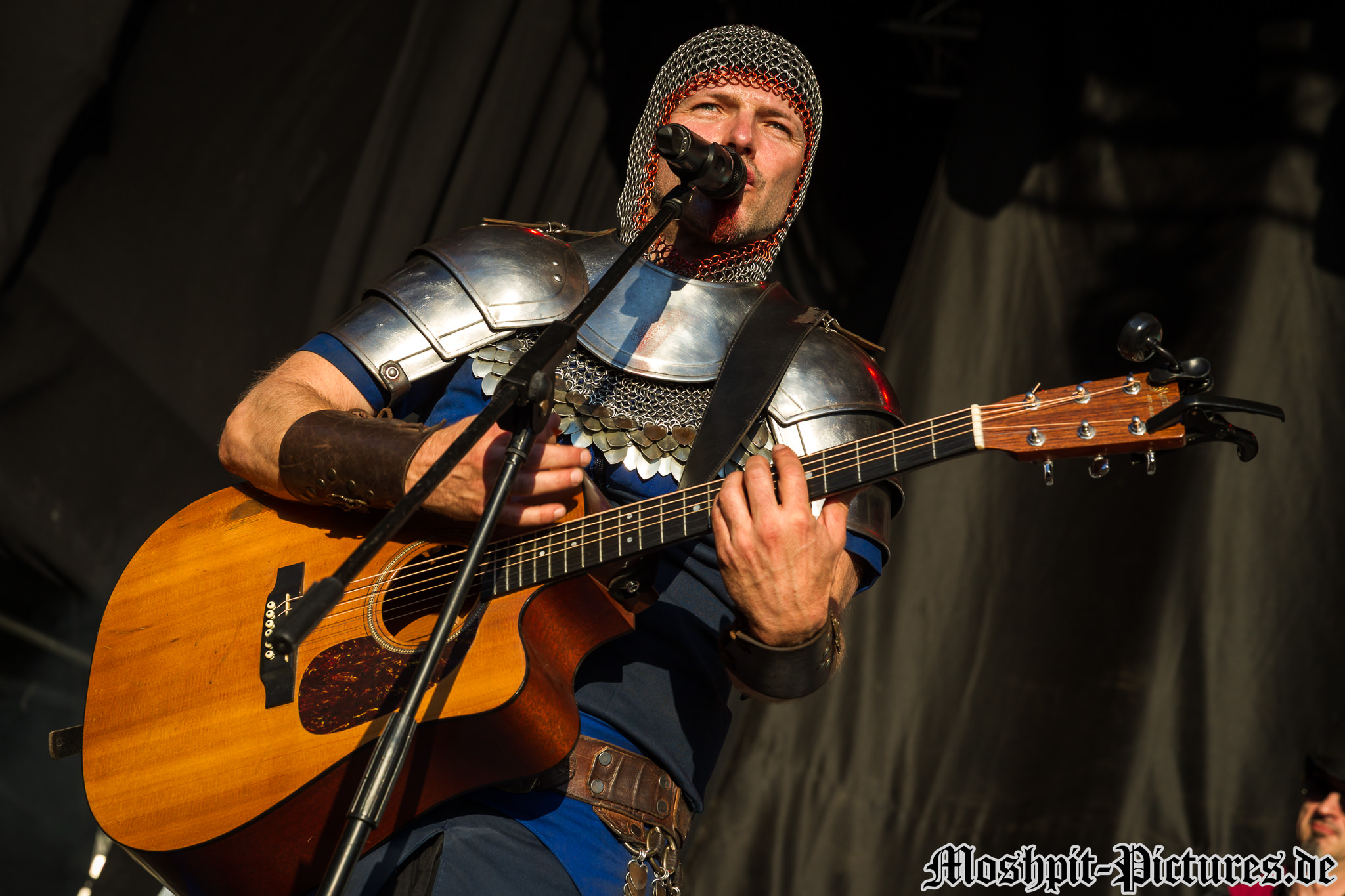 feuertanz-festival-2017-Feuerschwanz-072