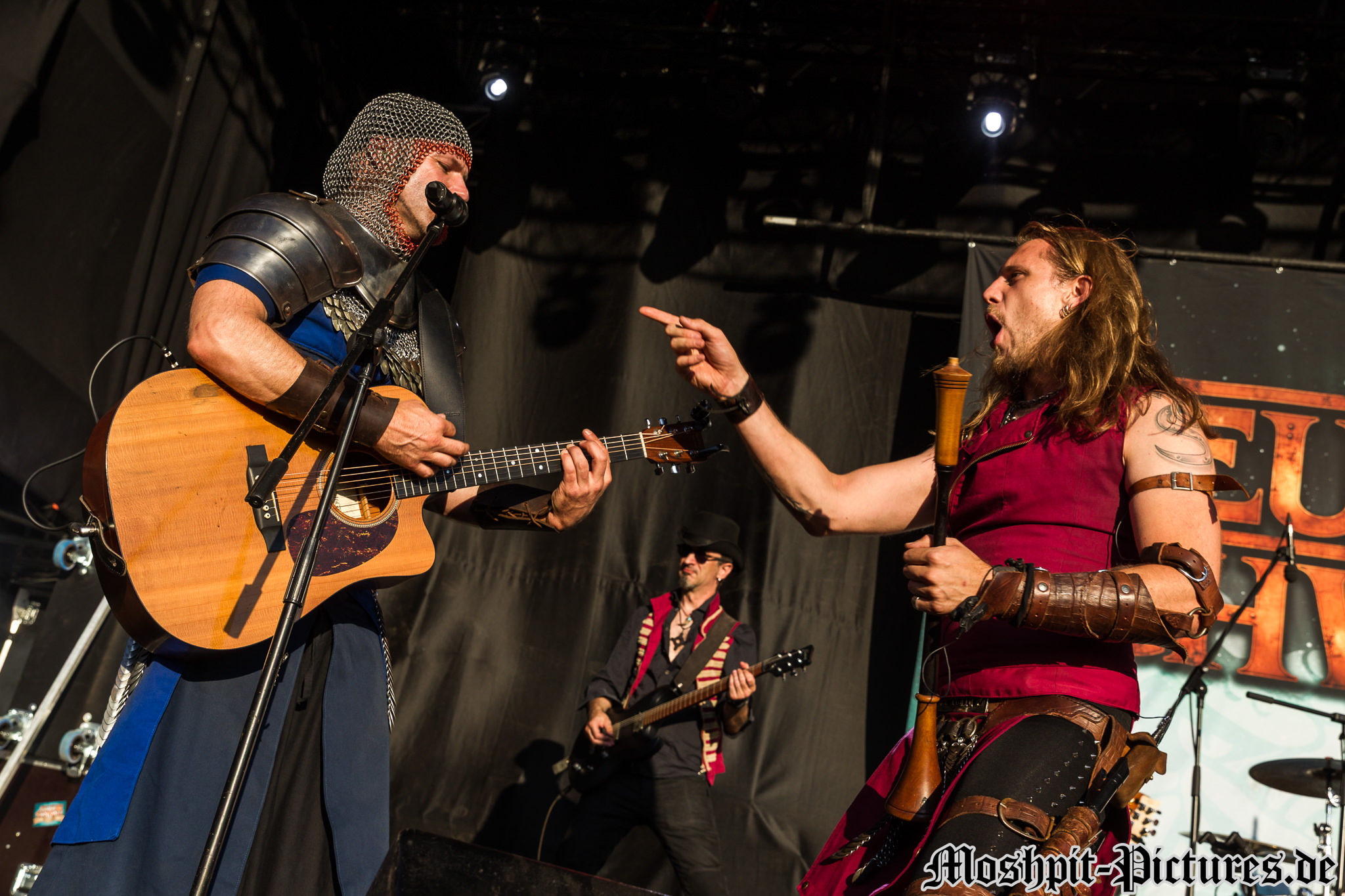 feuertanz-festival-2017-Feuerschwanz-075