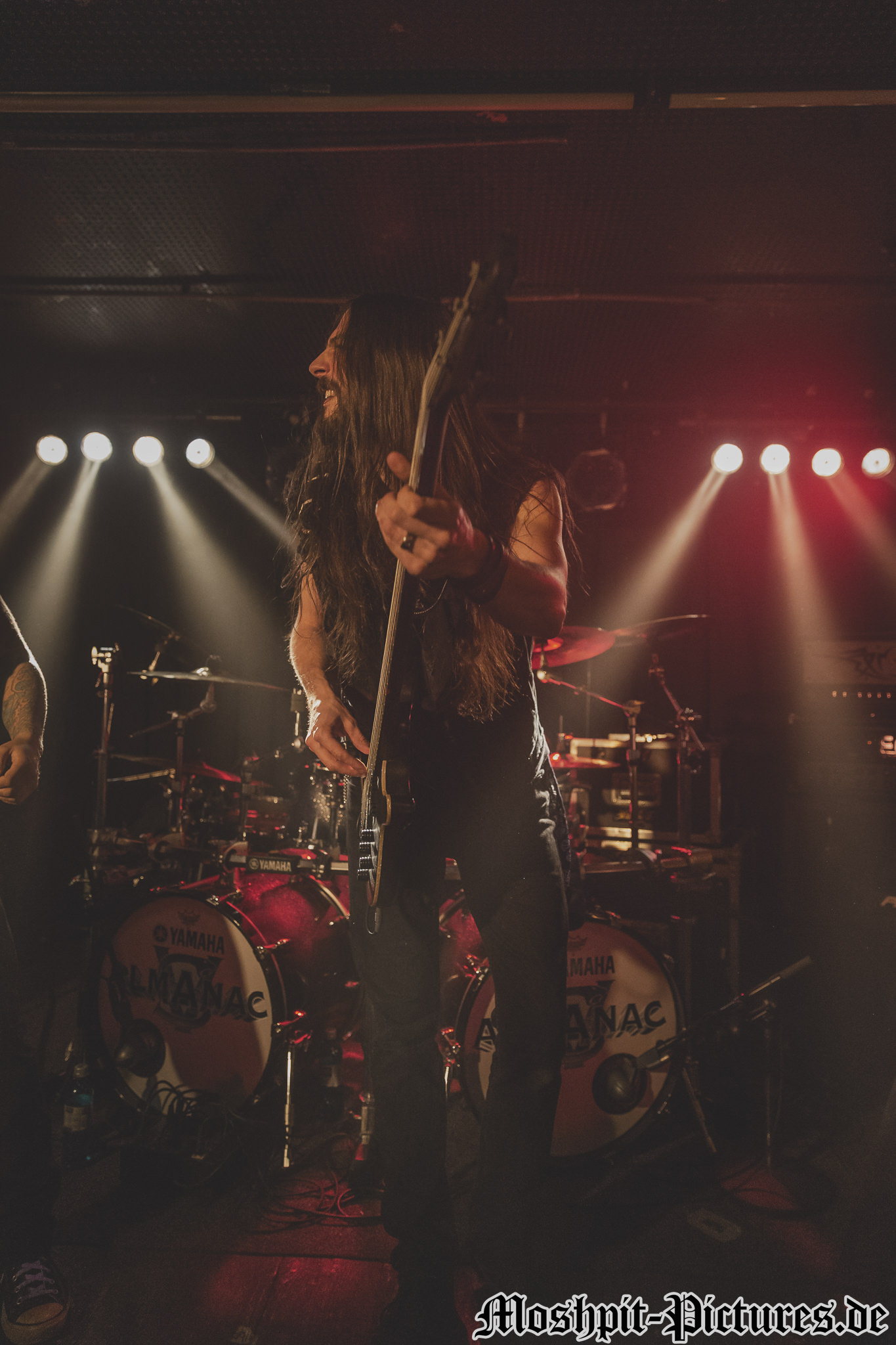 Gloryful-Nachtleben-140217-022