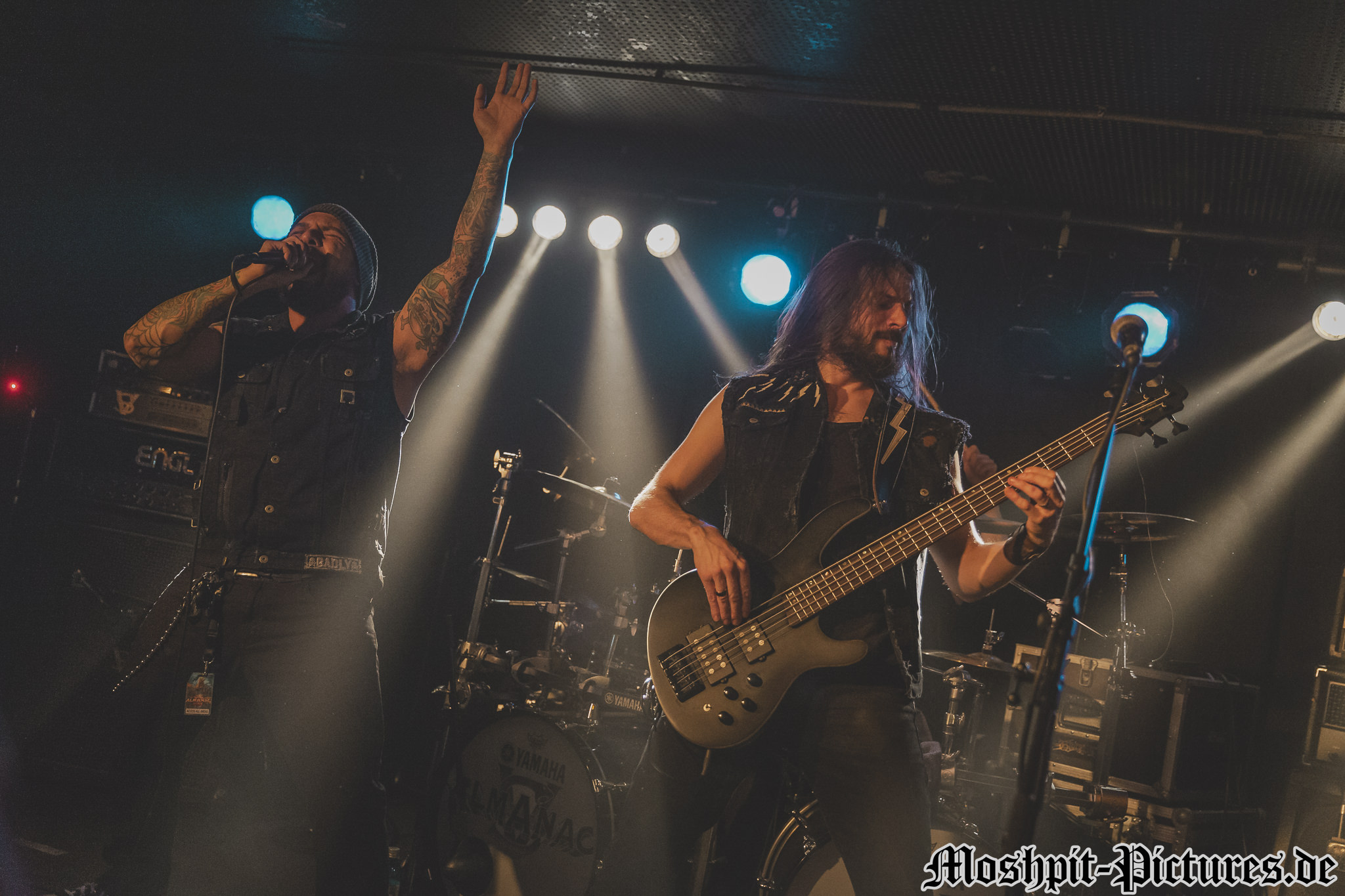 Gloryful-Nachtleben-140217-100