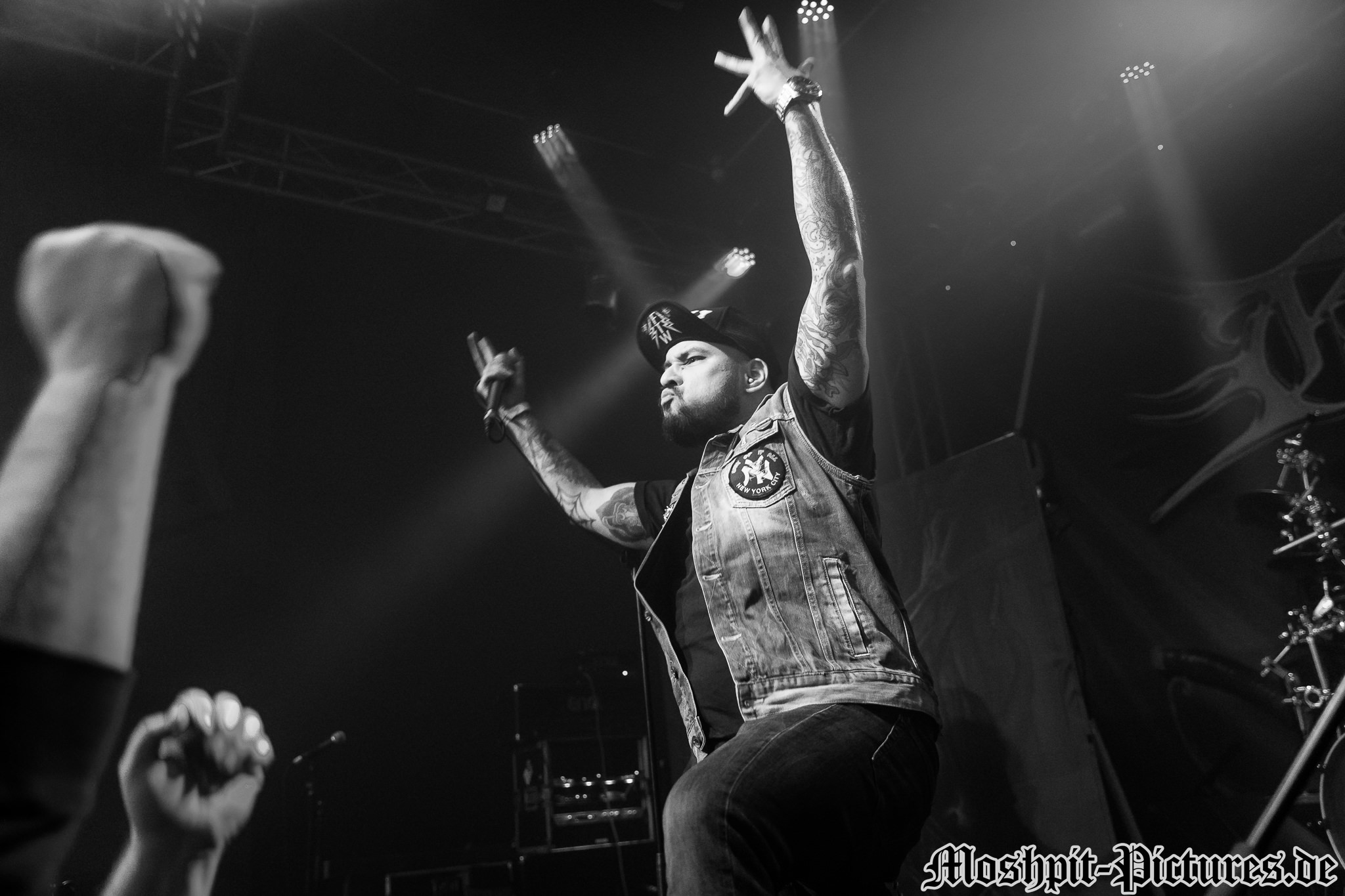 Konzertfotos von Gloryful auf der Midnight Ghost Tour 2019