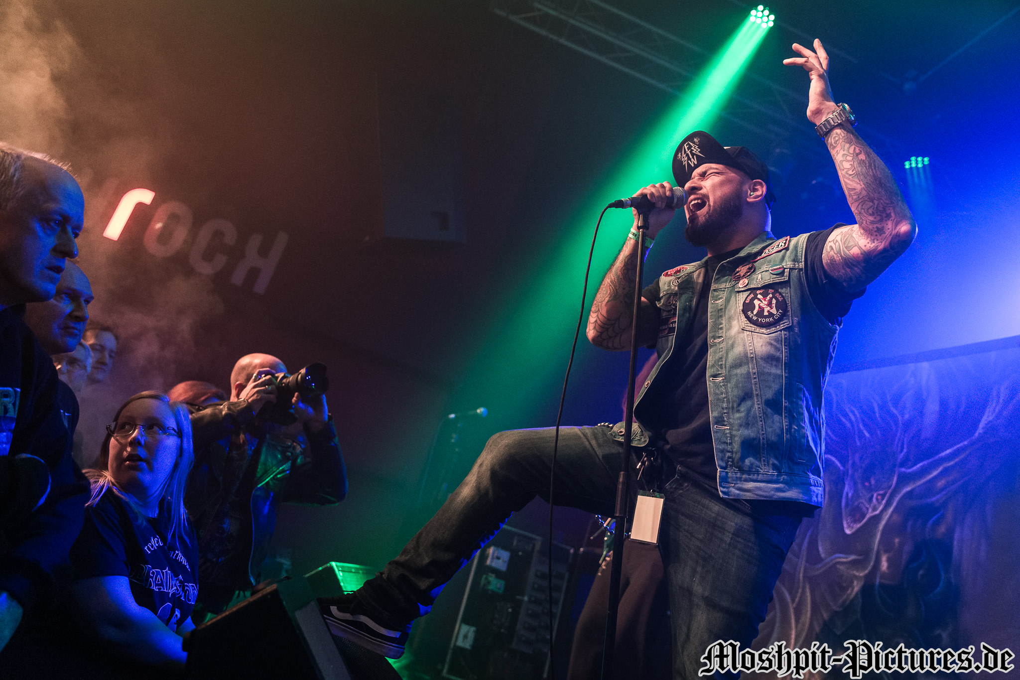 Konzertfotos von Gloryful auf der Midnight Ghost Tour 2019