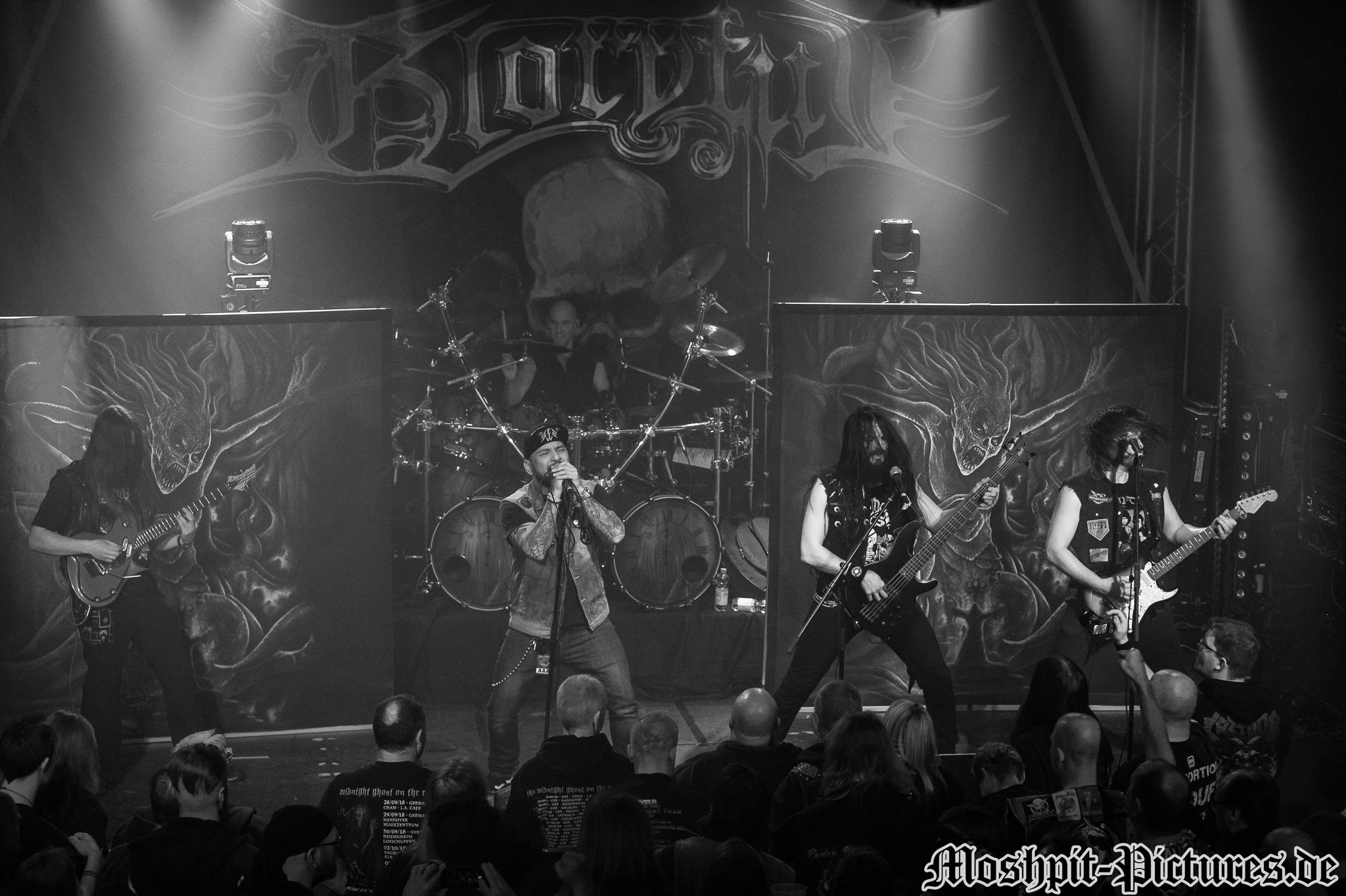 Konzertfotos von Gloryful auf der Midnight Ghost Tour 2019