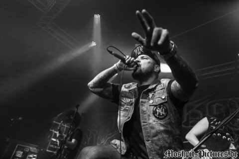 Konzertfotos von Gloryful auf der Midnight Ghost Tour 2019