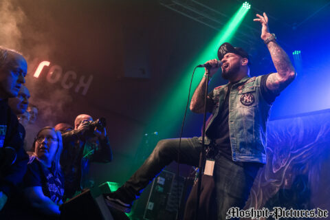 Konzertfotos von Gloryful auf der Midnight Ghost Tour 2019