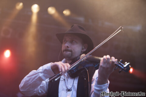 feuertanz-festival-2011-Korpiklaani-22