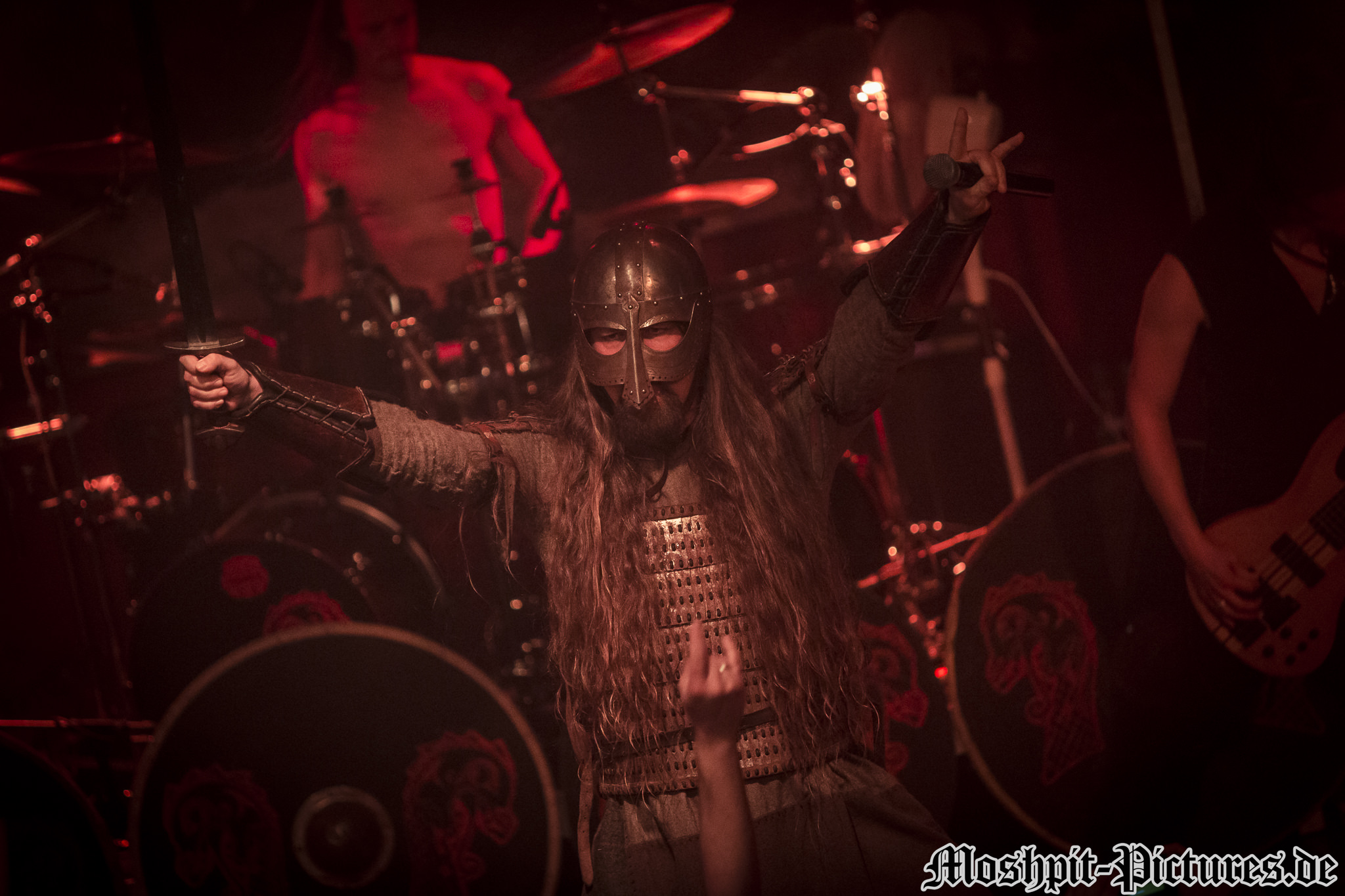 Leaves-Eyes-Turock-260418-0608