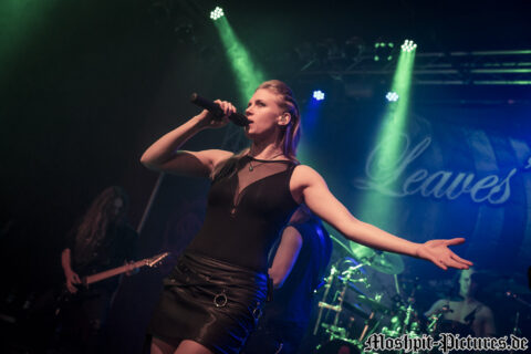 Konzertfotos von Leaves Eyes auf der Tour of the Dragonhead 2018