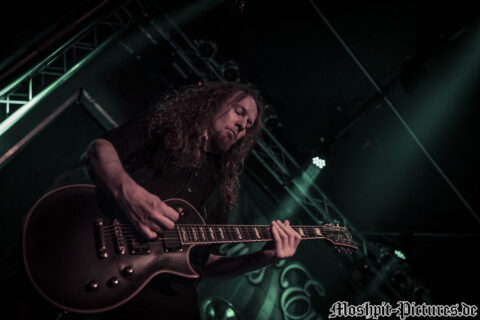 Konzertfotos von Leaves Eyes auf der Tour of the Dragonhead 2018