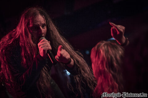 Konzertfotos von Leaves Eyes auf der Tour of the Dragonhead 2018