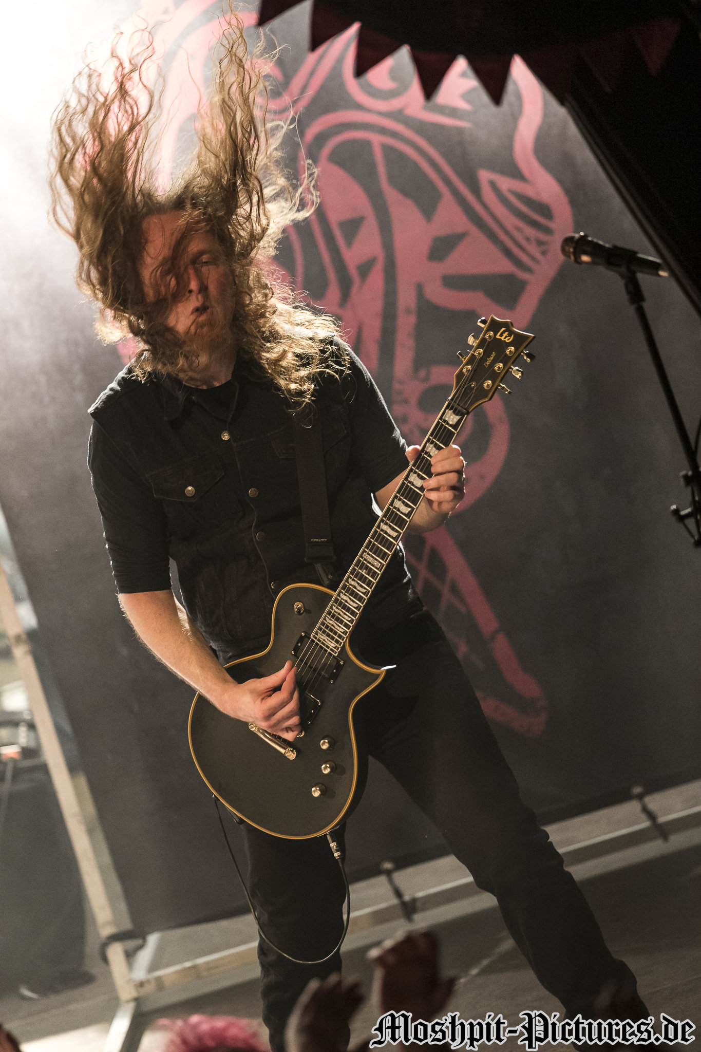 Leaves-Eyes-Backstage-240418-0717