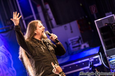 Konzertfotos von Leaves Eyes auf der Tour of the Dragonhead 2018