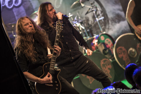 Konzertfotos von Leaves Eyes auf der Tour of the Dragonhead 2018