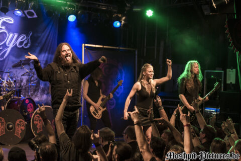 Konzertfotos von Leaves Eyes auf der Tour of the Dragonhead 2018
