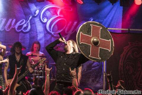 Konzertfotos von Leaves Eyes auf der Tour of the Dragonhead 2018