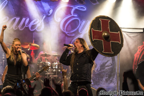 Konzertfotos von Leaves Eyes auf der Tour of the Dragonhead 2018