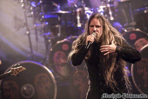 Konzertfotos von Leaves Eyes auf der Tour of the Dragonhead 2018