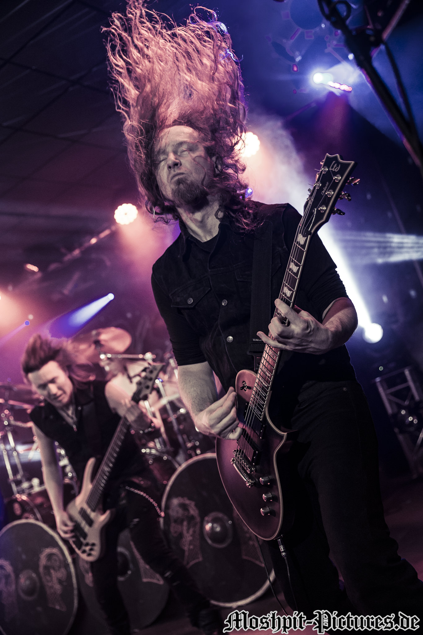 Leaves-Eyes-Kubaner-Live-Club-250418-0606