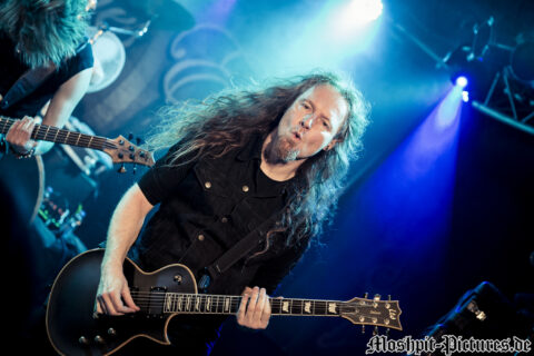Konzertfotos von Leaves Eyes auf der Tour of the Dragonhead 2018