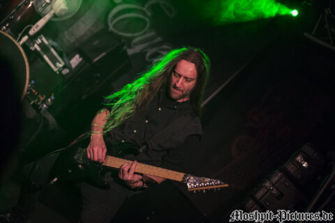 Konzertfotos von Leaves Eyes auf der Tour of the Dragonhead 2018