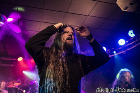 Konzertfotos von Leaves Eyes auf der Tour of the Dragonhead 2018