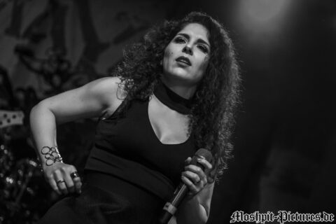 Konzertfotos von MaYan auf der Tour of the Dragonhead 2018