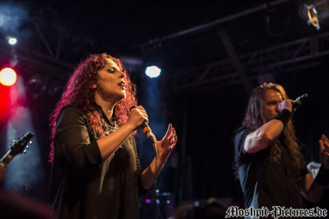 Konzertfotos von MaYan auf der Tour of the Dragonhead 2018