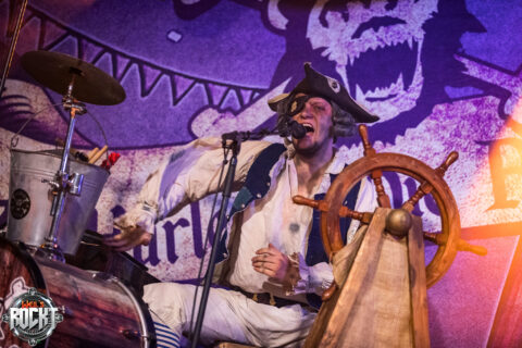 Mr. Hurley und die Pulveraffen