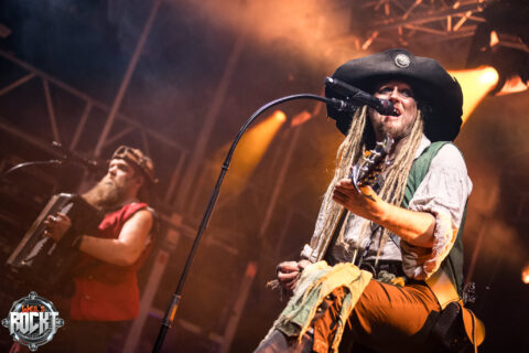 Mr. Hurley und die Pulveraffen