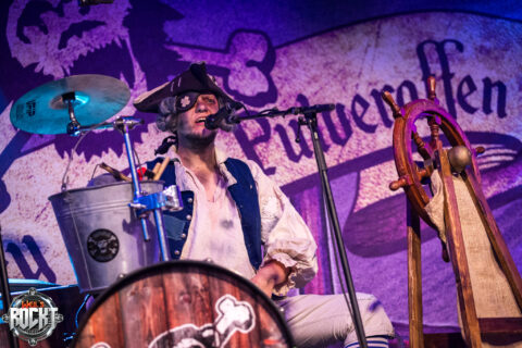 Mr. Hurley und die Pulveraffen