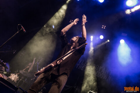 Tyler Bryant & The Shakedown