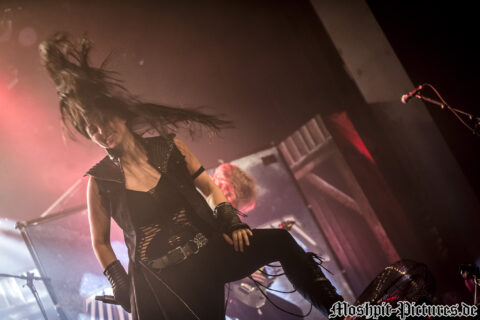 Unleash-the-Archer-2017-koeln-MAI_1251