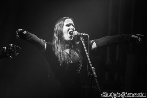 Konzertfotos von Unshine auf der Bards of Symphony and Metal Tour 2018